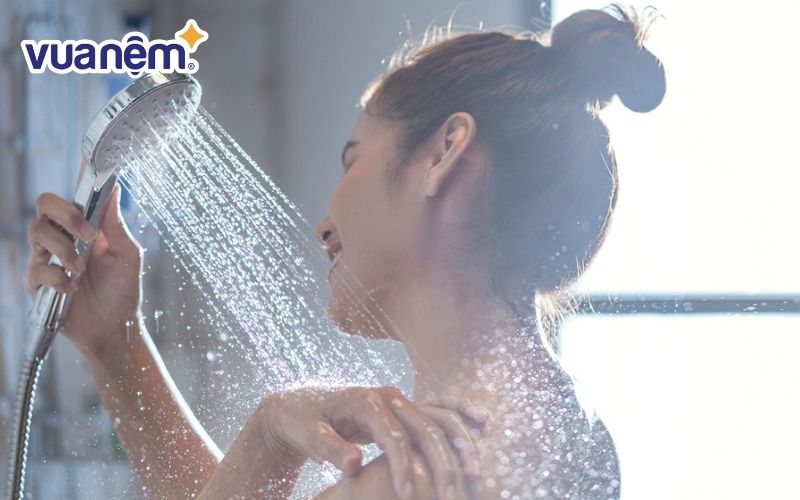 Tắm nước ấm giúp giảm căng thẳng, hạn chế mơ thấy ác mộng