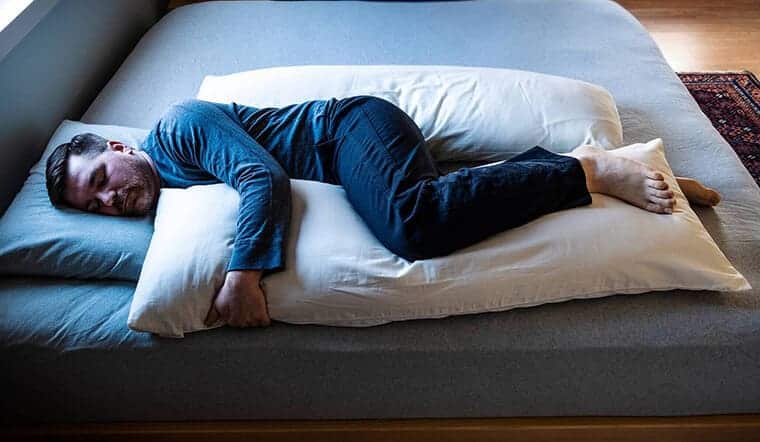 đau lưng ngủ tư thế nào là đúng