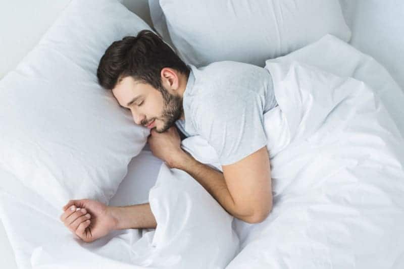 tư thế ngủ tốt cho người cao huyết áp