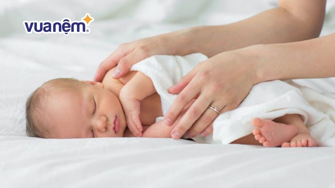 10 Cách đánh thức trẻ sơ sinh để cho con bú chuẩn khoa học