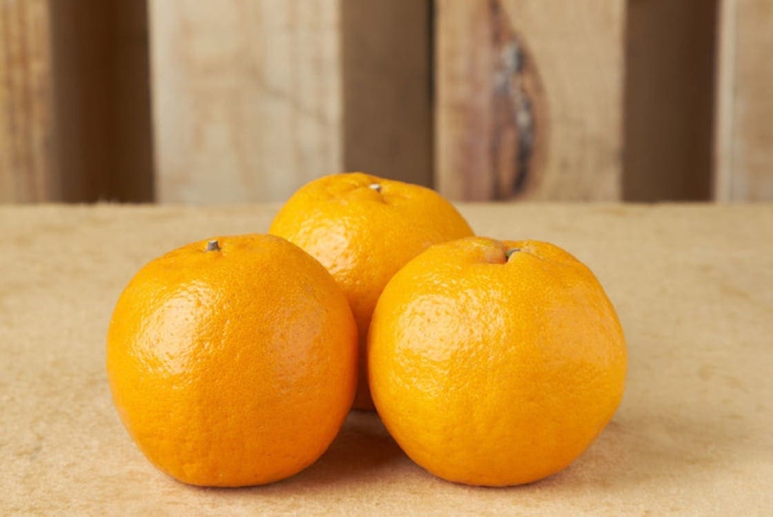 một quả cam chứa bao nhiêu calo
