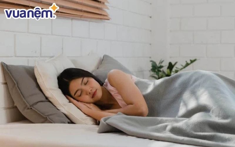 Tư thế ngủ đúng giúp bạn bảo vệ hệ cơ xương, cải thiện chất lượng giấc ngủ