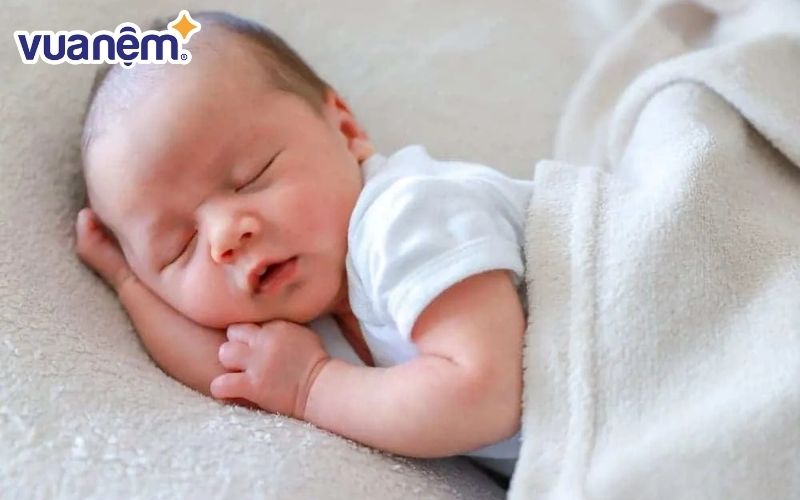 Tận dụng giấc ngủ REM để đánh thức trẻ sơ sinh