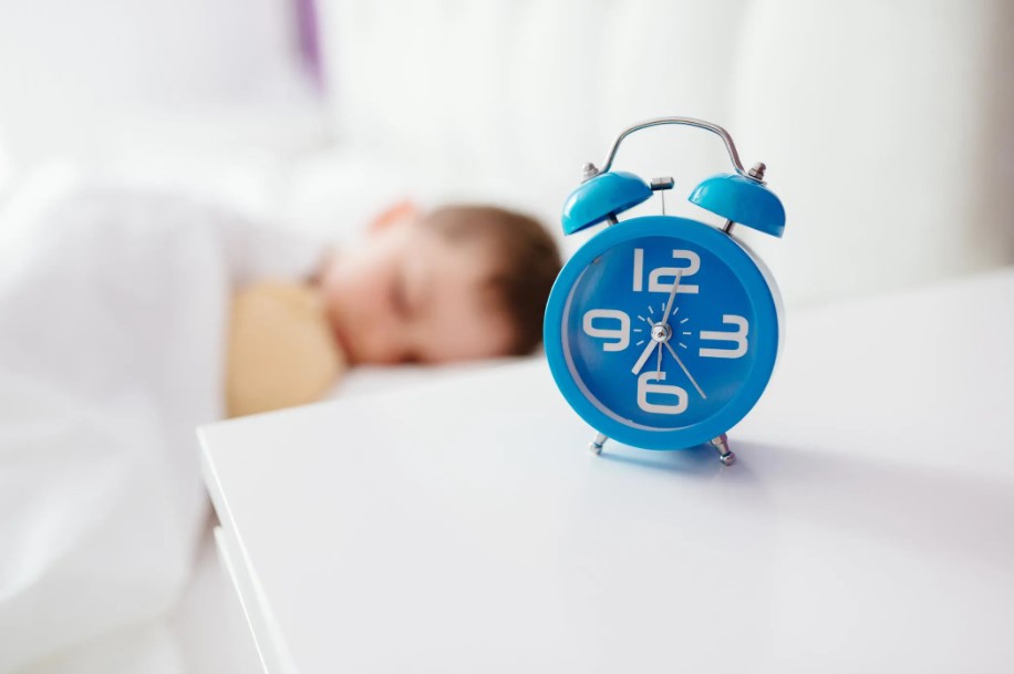 thiết lập thói quen ngủ lành mạnh cho trẻ