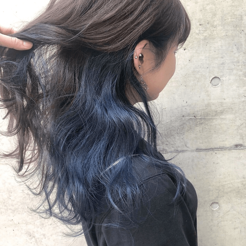 Những mái tóc nhuộm màu xanh than hot trend nhất định phải thử