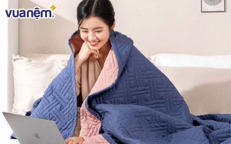 Chăn bốn mùa chất liệu micro satin Goodnight Mori