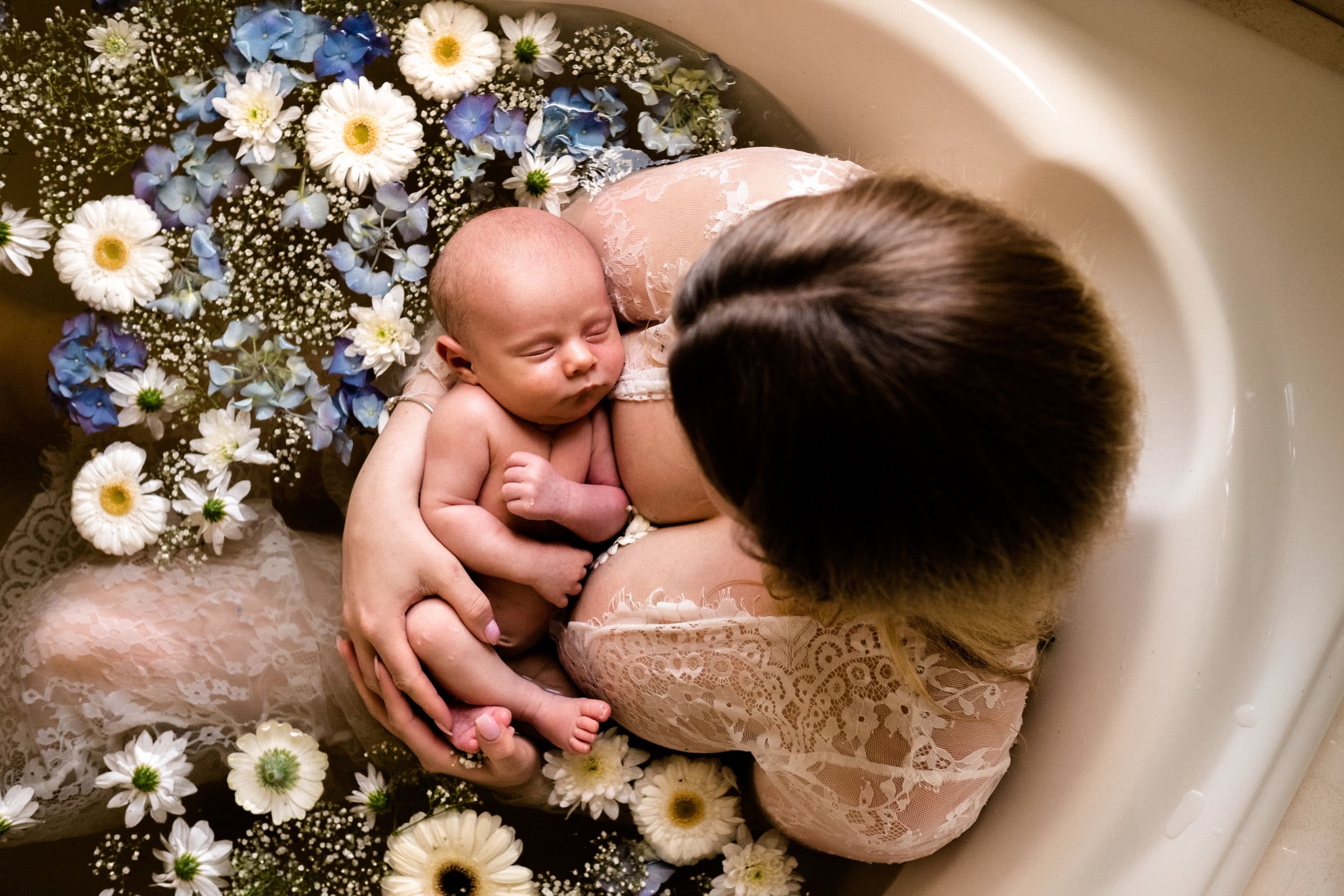 các loại lá dùng để tắm cho trẻ sơ sinh 