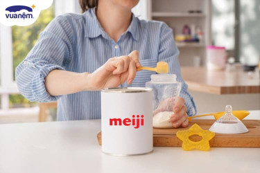cách pha sữa meiji