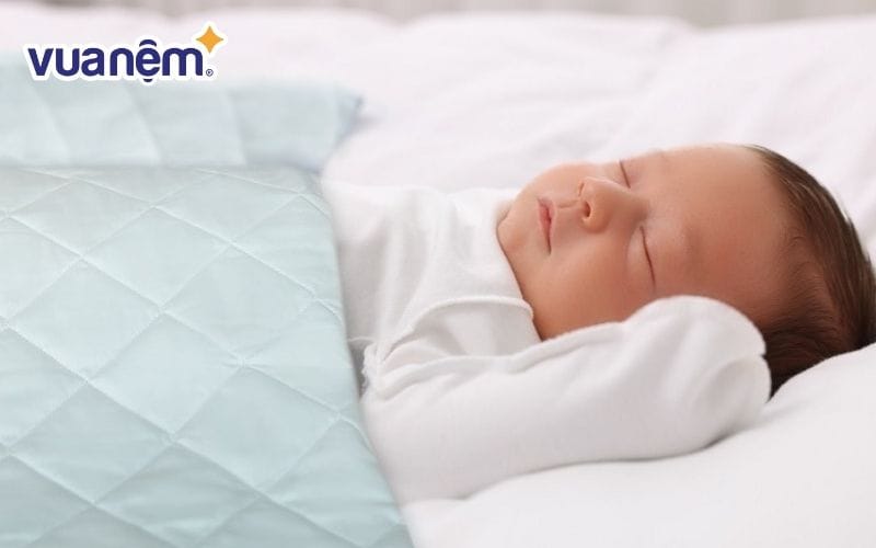 Lưu ý khi đắp chăn mền cho bé vào mùa hè