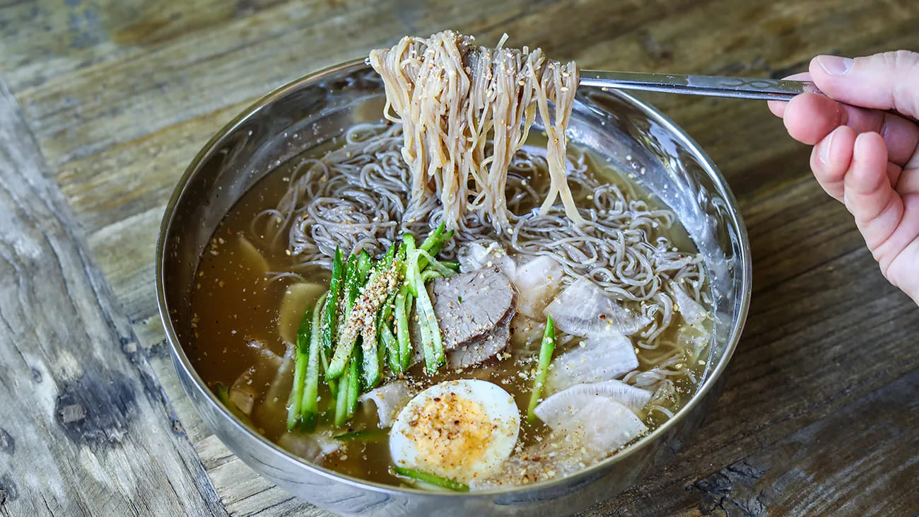 Mì lạnh Naengmyeon 