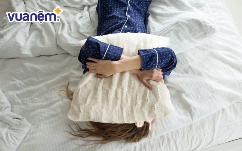 Ngủ ít hơn 7 giờ/ 1 ngày sẽ làm tăng nguy cơ tăng cân