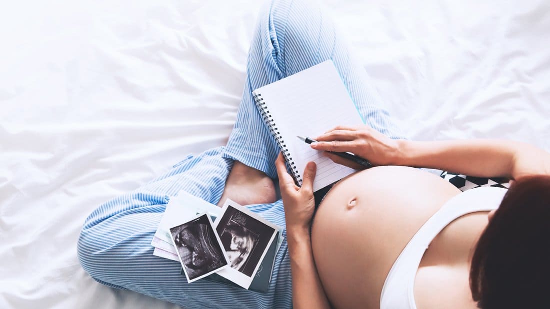 hồ sơ thăm khám trong suốt quá trình thai kỳ