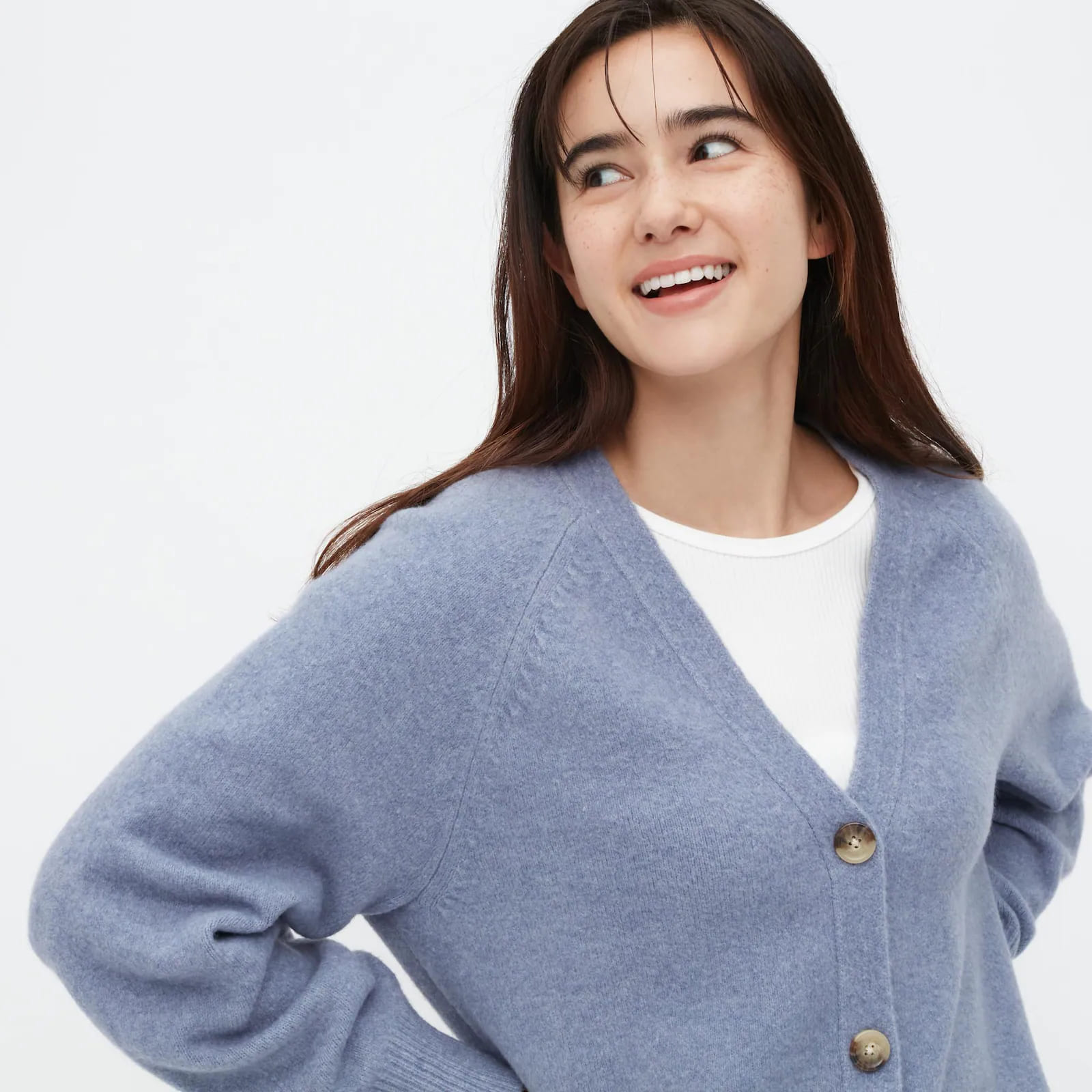 Các mẫu phối đồ với áo len cổ lọ hợp xu hướng và tinh tế nhất 2022 | Vincom
