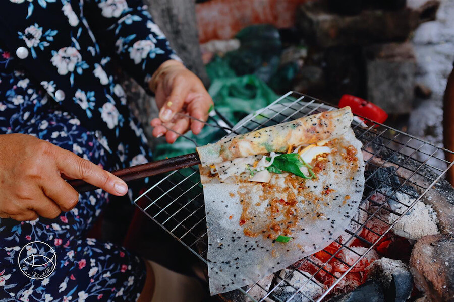 Bánh tráng nướng mắm ruốc