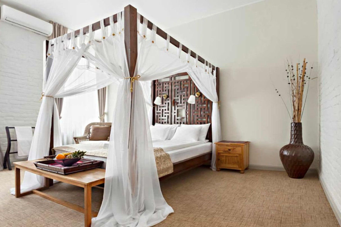 Giường canopy phong cách cổ điển