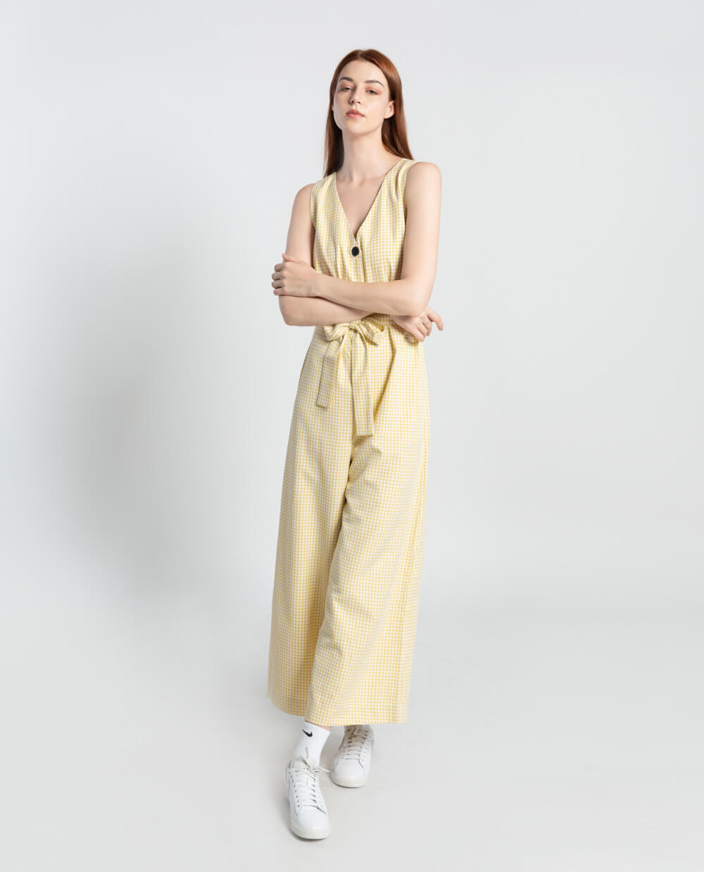 Jumpsuit là item cực kỳ hoàn hảo cho người lùn chân to