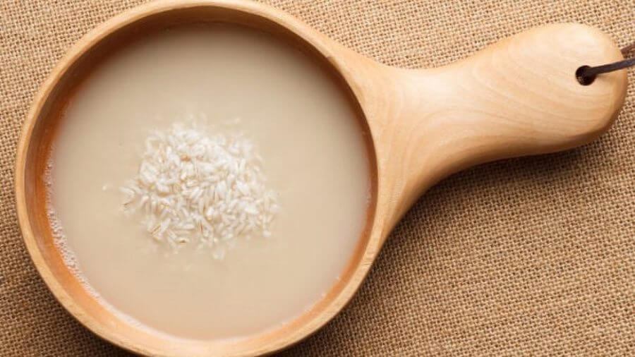 Cách làm trắng nhẫn bạc với nước vo gạo an toàn