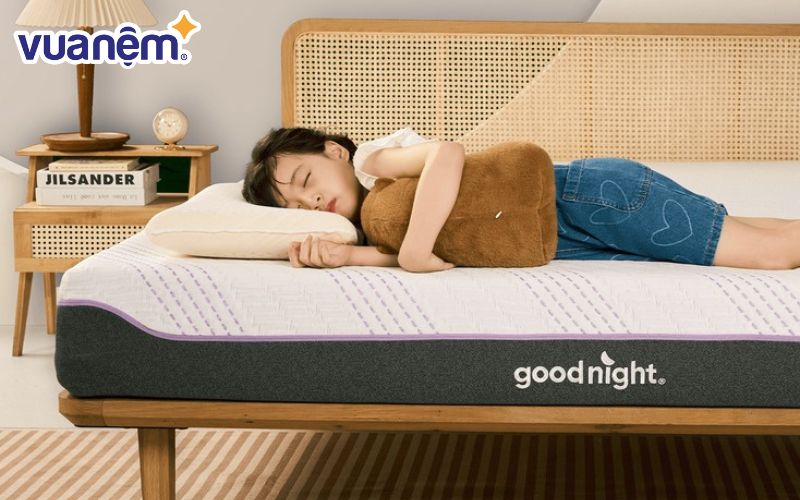 Nệm có các lỗ thông hơi mang lại sự thoải mái và an toàn cho mọi lứa tuổi