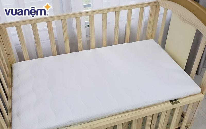Nệm xơ dừa giúp hạn chế tình trạng lún võng khi bé nằm ngủ