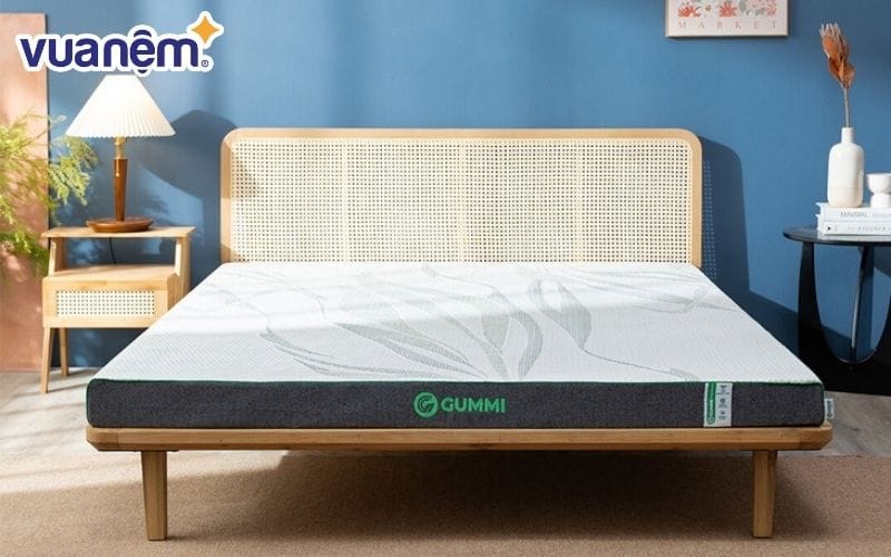 Phòng ngủ sạch sẽ thoáng mát sẽ làm giảm mồ hôi và chứng bốc hỏa vào ban đêm