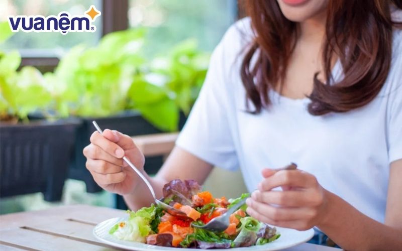 Quan sát phản ứng của cơ thể sau khi ăn cay để chọn lựa thực phẩm phù hợp