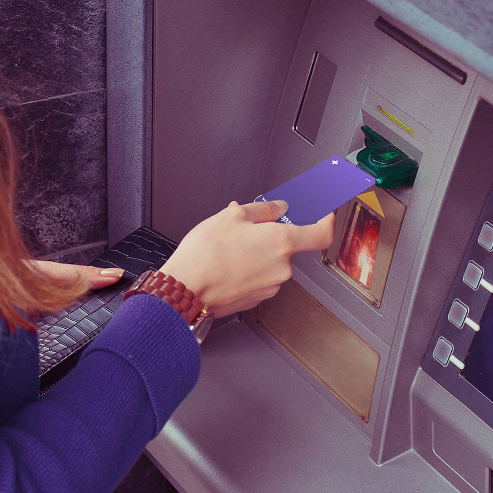 Rút tiền bằng thẻ tại ATM c