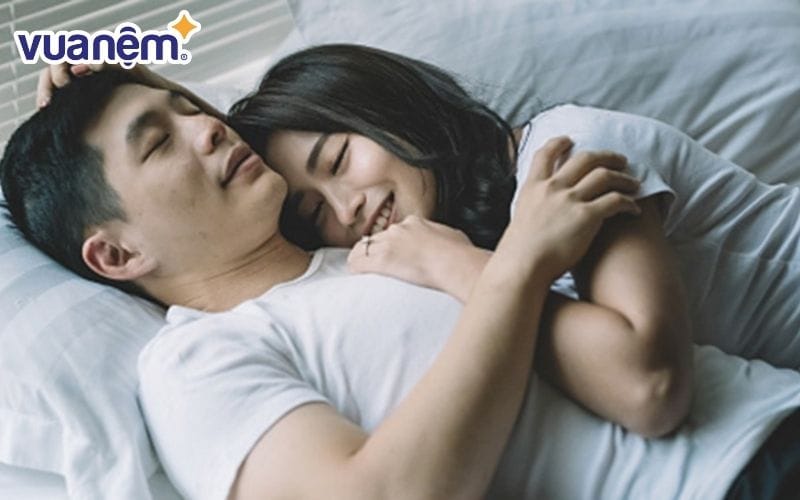 Vợ chồng nên ngủ chung hay ngủ riêng?