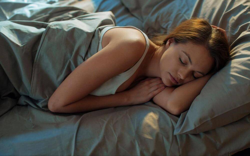 Trước khi ngủ cần giữ tâm trạng thoải mái, tránh căng thẳng