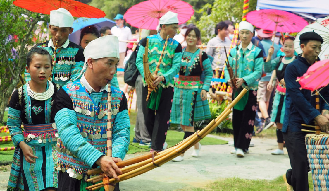 phiên chợ ngày xuân