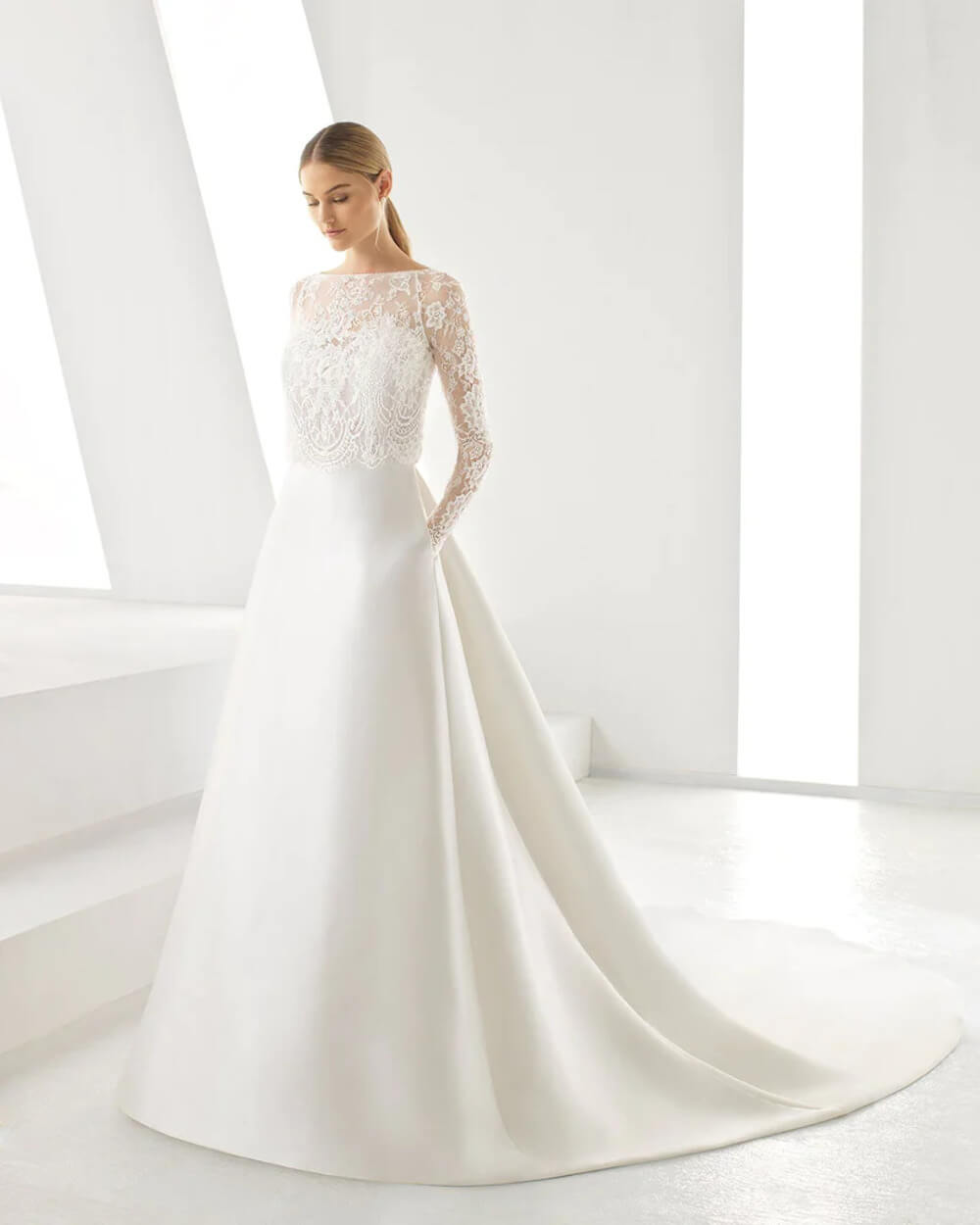 Váy cưới thiết kế đơn giản, nhẹ nhàng, tôn lên vẻ đẹp thanh lịch của nàng dâu 