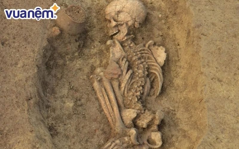 Người cổ đại ngủ với tư thế bào thai