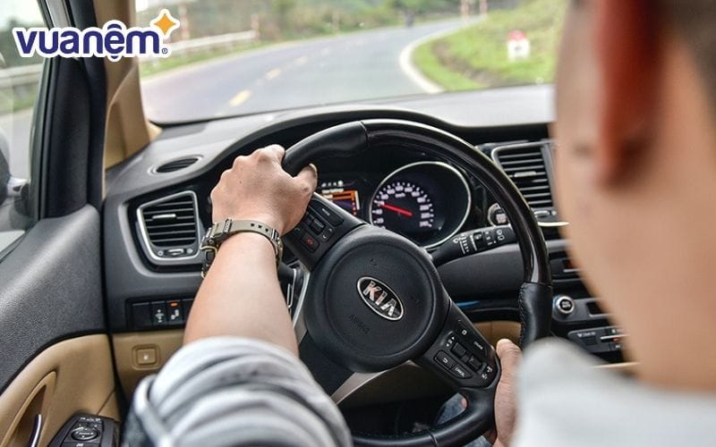 Một hành trình dài buồn chán sẽ khiến ta dễ buồn ngủ