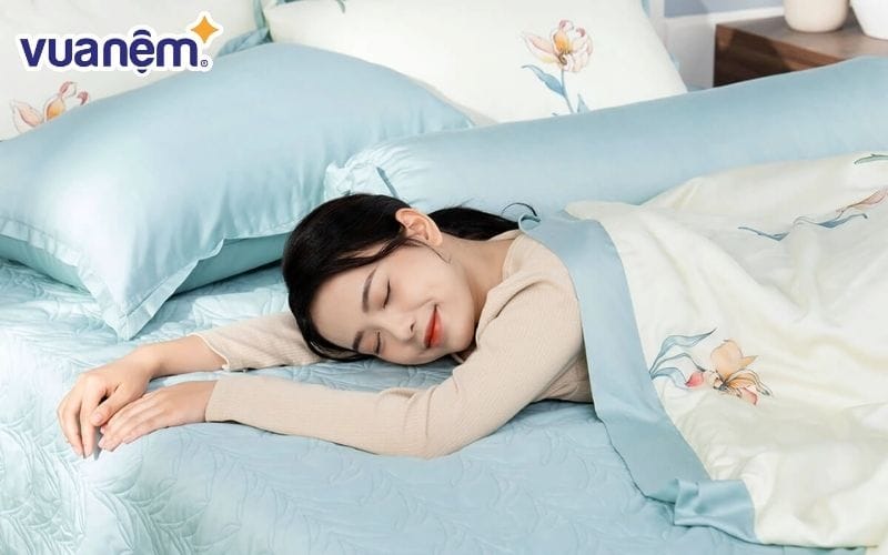 Con người hiện đại có điều kiện ngủ tiện nghi hơn với giường, nệm và phòng ngủ riêng