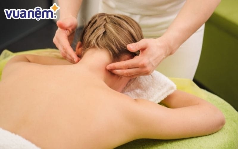 Massage cổ