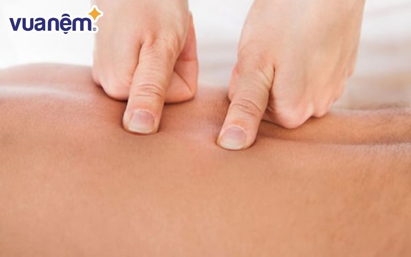 Xoa bóp lưng giúp bệnh nhân ung thư ngủ ngon hơn, cải thiện mức độ lo lắng