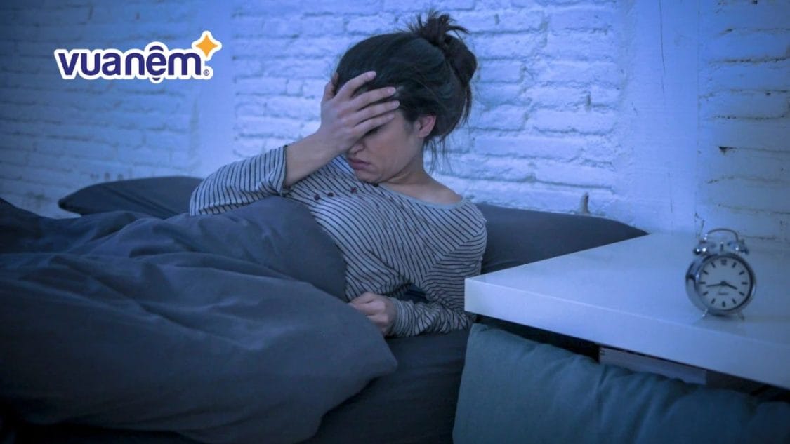 Tại sao đang ngủ bị giật mình? Làm cách nào để cải thiện?