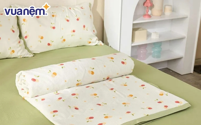 Triệu chứng phổ biến của DST là buồn ngủ quá mức vào ban ngày, ủ rũ và cáu kỉnh