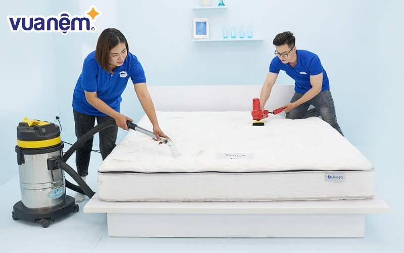 Vệ sinh nệm định kỳ nhằm đảm bảo độ bền cho nệm, độ an toàn cho sức khỏe