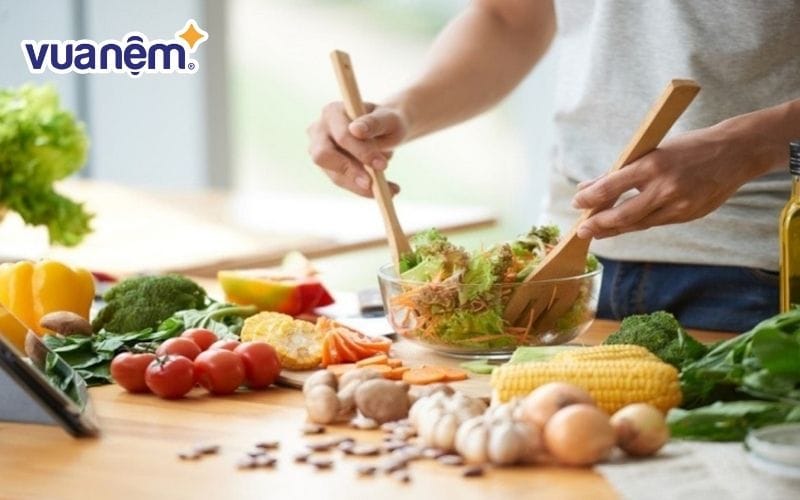 Thói quen ăn uống phù hợp giúp cải thiện tình trạng khó ngủ ở người ung thư