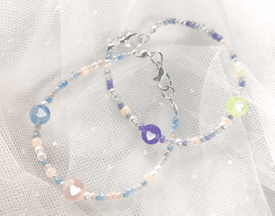 Top 10+ mẫu vòng tay hạt cườm xinh lung linh - Vua Nệm