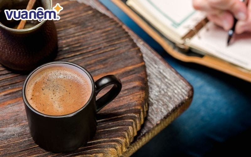 Uống cà phê trước giấc ngủ ngắn giúp bạn sáng tạo hơn