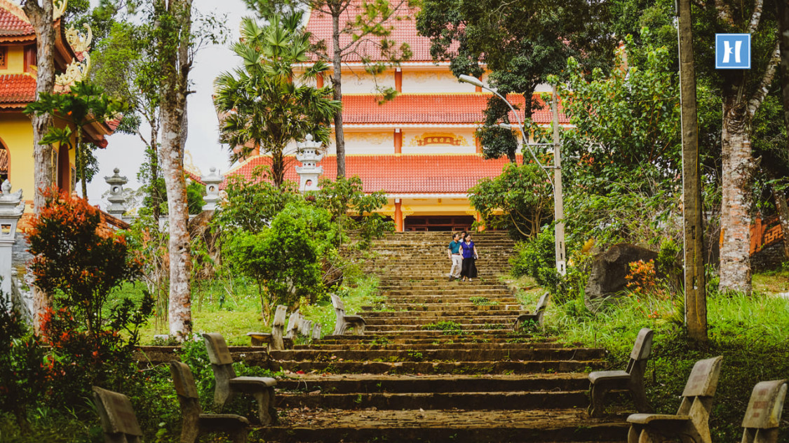 Chánh điện chùa Khánh Lâm