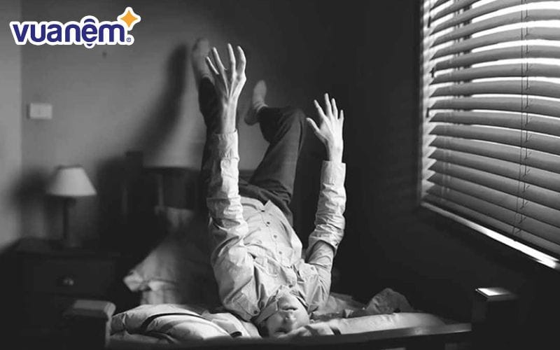 Tìm hiểu rối loạn hành vi giấc ngủ REM là gì