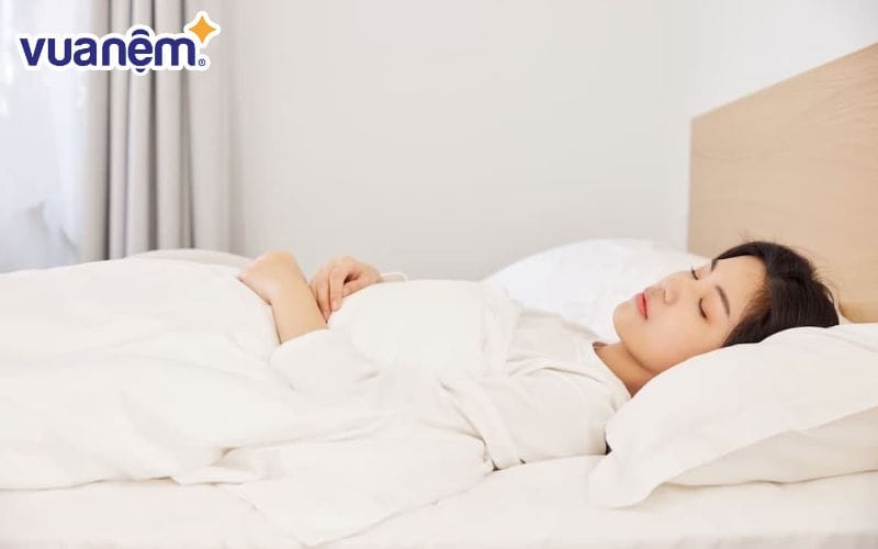 Ngủ ngửa là tư thế phù hợp cho người thiếu máu não