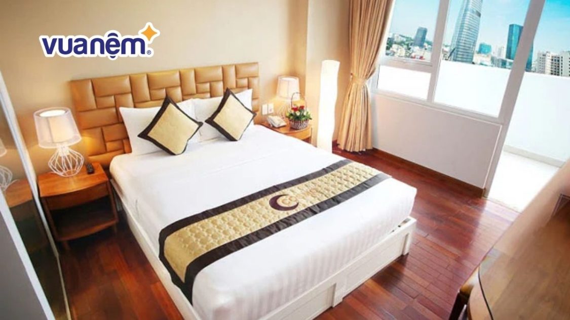 Gối vuông trong khách sạn dùng để làm gì?