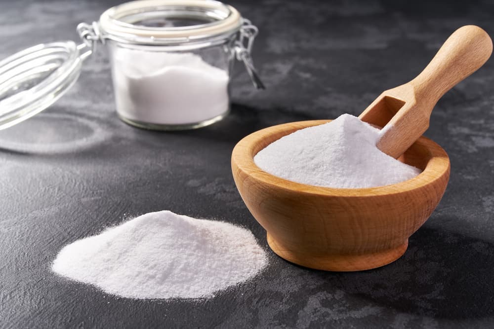 Sử dụng baking soda để làm sạch cánh quạt