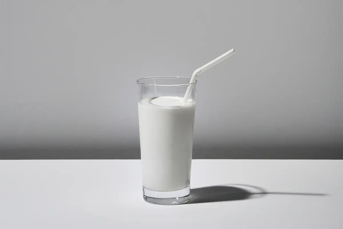 nên uống sữa trước hay sau khi ăn mới đúng