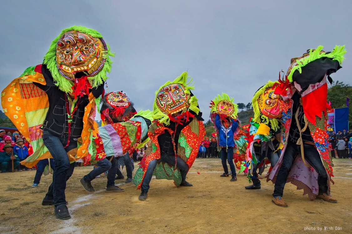 hủ tục là gì