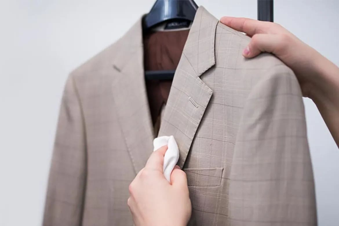 Cách giặt là áo vest chuẩn để không bị nhăn nhàu | Tin tức & Sự kiện |  KHÁNH NGUYỄN