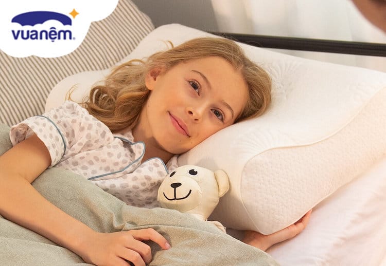 cách nằm gối cao su non đúng cách